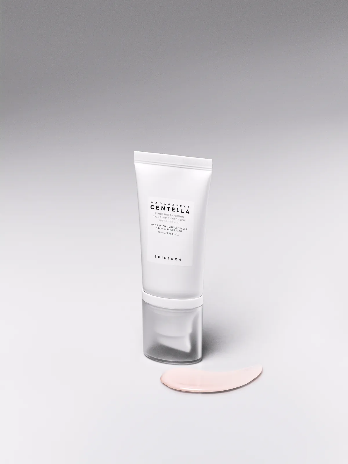 Protector solar aclarante SKIN1004 Centella Brightening Tone-Up Sunscreen 50ml | piel luminosa, sin manchas y protegida